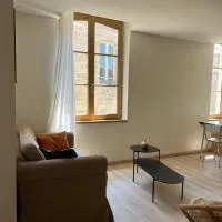 Appartement Champollion 2, hotel u gradu Fižak