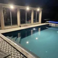 Au calme dans le marais avec piscine, hotel en Yves