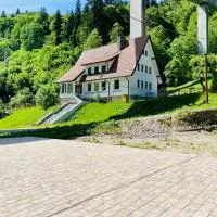 Cabana din munte, hotell sihtkohas Moroeni