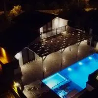 Kent Villas، فندق في دمرة