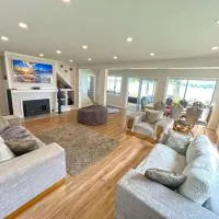 Charming Cottage on Lake Simcoe, hotel a Orillia