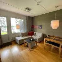 Vuokatti Chalets Aarni، فندق في فوكاتي