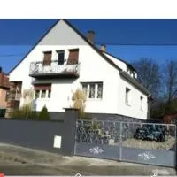 maison de famille 15 personnes max,Schwindratzheim的飯店