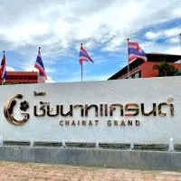 Chainatgrand Hotel, מלון בBan Khung Mae Luk On