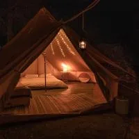Slow Life Camping Venta del Moro، فندق في Venta del Moro