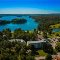 Pühajärve Spa & Holiday Resort, hotel u gradu Otepa