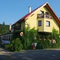 Hotel Kormoran – hotel w mieście Zlenice