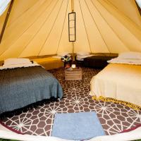 Nine Yards Bell Tents at the TT - Castletown, hotel near Isle of Man Airport - IOM, Castletown