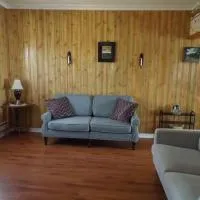 East Point Oceanfront retreat, hotel a Catalina