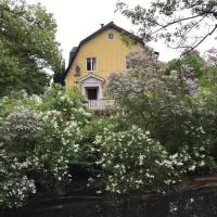 Solhuset - Villa Språkkul, готель у місті Алінґсос
