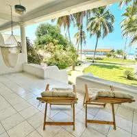 Hotel Tres Santos, hotel u gradu Tronkones