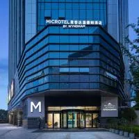 Microtel by Wyndham Qingdao Huangdao, hotel sa Qingdao