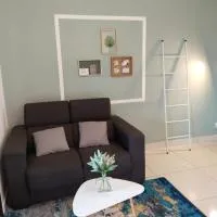 Almas Puteri Harbour Suite Johor Bahru Cosy Room 5 min to Legoaland Medini near 2nd Link by HomeSpace, Hotel in Iskandar Puteri