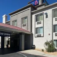 Studio 6 Suites Hesperia CA West Main Street I 15 – hotel w mieście Hesperia