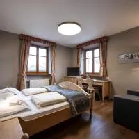 Hotel Zum Turm, hotel di Castelrotto