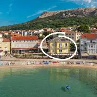 Deluxe Double Rooms in Castellum Besca, hotel in Baška