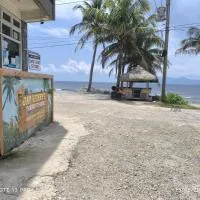 Ocean View Room Jay Henry's Transient House, hotel din Pagudpud