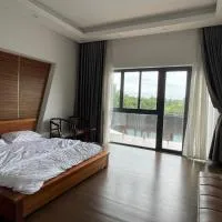 Nhà Bên Đồi - The Hill House, отель в городе La Sơn