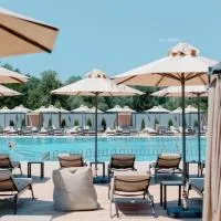 Coconut Hotel And Pool, hotel a Gevgelija