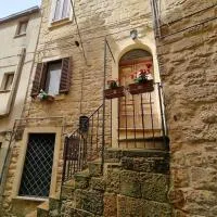 Obelisco Apartment Calascibetta, hotell i Calascibetta