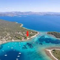Art Beach House، فندق في فيليكي درفينيك