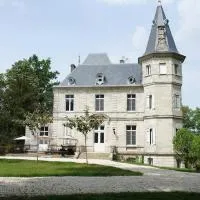 Château de Lagravade - Appartement 1 chambre - 3eme étage，Layrac的飯店