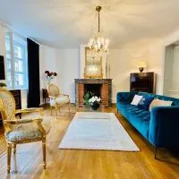 LA SUITE de NOTRE DAME au pied du CHATEAU FORT, hotel Sedanban