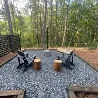 Couples Getaway-Dual-Head Shower for Two, מלון בSautee Nacoochee
