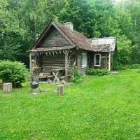 Tiny Cozy House، فندق في Pärispea