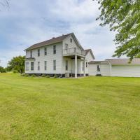 Countryside Biggsville Home with Yard, Dogs Welcome!, hotel near Galesburg Municipal - GBG, Biggsville