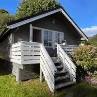 Selje Camping - Hytte Nr 8, hotel u gradu 'Selje'