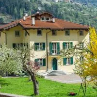Casa Tomaselli, hotel v destinaci Pellizzano