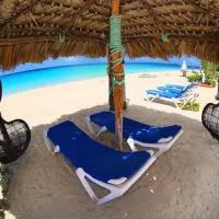 Rollezz Villas Beach Resort, hôtel à Old Bight