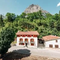 Mons, hotel en Sambuco