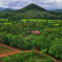 Farmhouse with Pool - Kalavady Farmstay, hotel en Baindūru