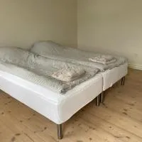 Strømpehuset, hotelli kohteessa Øster Assels