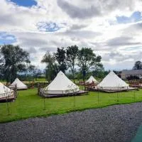 Glamping Komarno – hotel w Jeleniej Górze