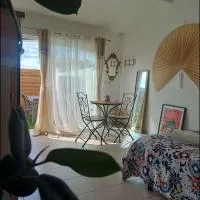 Studio mi casa es su casa, hotel i Vauvert