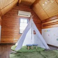 ocean resort mint オーシャンビューを満喫!かわいい三角屋根の三階建て貸切別荘 南房総白浜, hotel u gradu Shioura