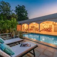 StayVista's Suman Vatika with Outdoor Pool & Terrace at Pench, hotel u gradu 'Khawāsa'