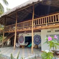 Playa Jaguar - Beach Club, hotel en Moñitos