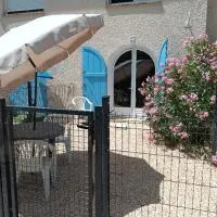 Appartement dans les vignes varoises, hotel in Brue-Auriac