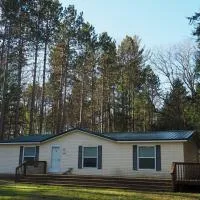 The Green Lake Getaway - Shared Lake Access!, hotel en Interlochen