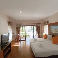 Chaithalay Khanom Resort, hotel di Ban Phang Phrao