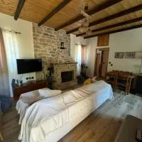 Margarita cottage in Paralia Velikas, hotel in Messini