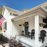 Southern Charm Cottage, hotel poblíž Hickory Regional Airport - HKY, Hickory