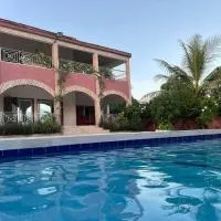 Belle villa face au lac, hotel di Sokone