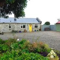 Charming Farmland Escape in the Heart of Ireland, hotel a Caltragh