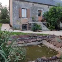 Gîte Chez les voisins, hotel v destinácii Sens-Beaujeu