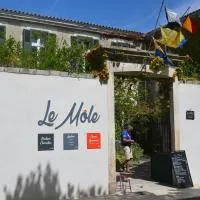 Le Môle, готель у місті Ла-Флотт